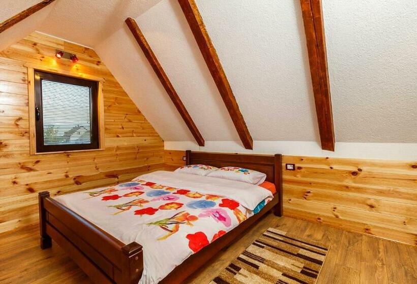 اتاق استاندارد با سرویس بهداشتی مشترک, Hostel Highlander
