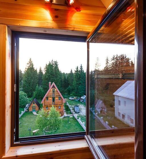 اتاق استاندارد سه تخته با سرویس بهداشتی مشترک, Hostel Highlander