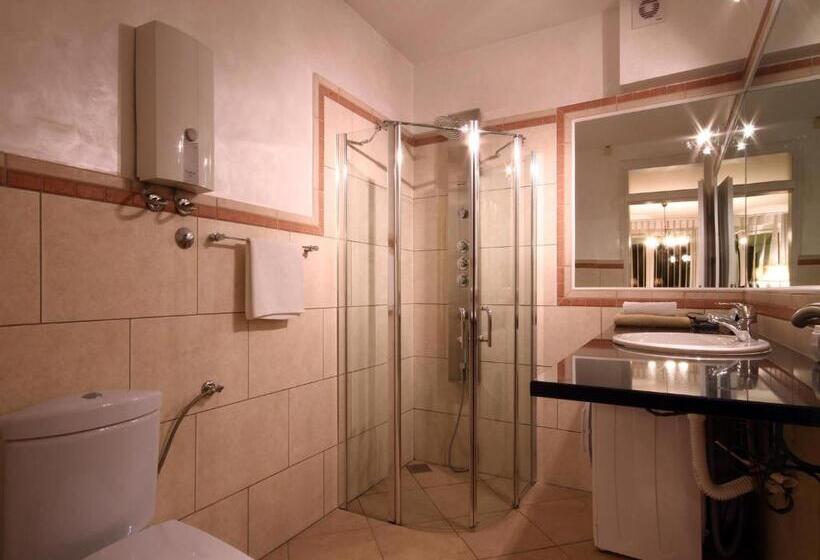 استودیو استاندارد با چشم‌انداز استخر, Spa Resort Bečići
