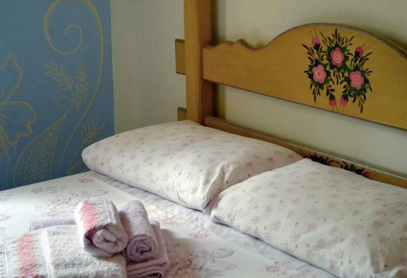 Номер Стандарт Совместная Ванная, Hostel Tiradentes