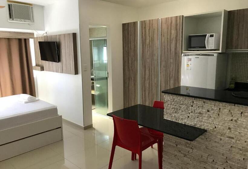 استودیوی استاندارد با چشم‌انداز دریا, Studio Everest Flats