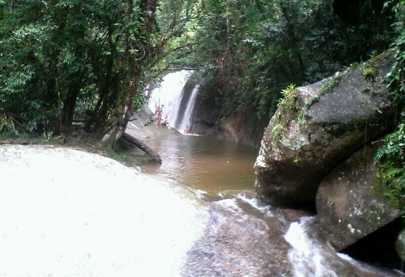 اتاق خانوادگی, Velinn Pousada Praia Do Pereque