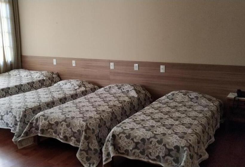 4 Bett Deluxe Zimmer, Itamarati