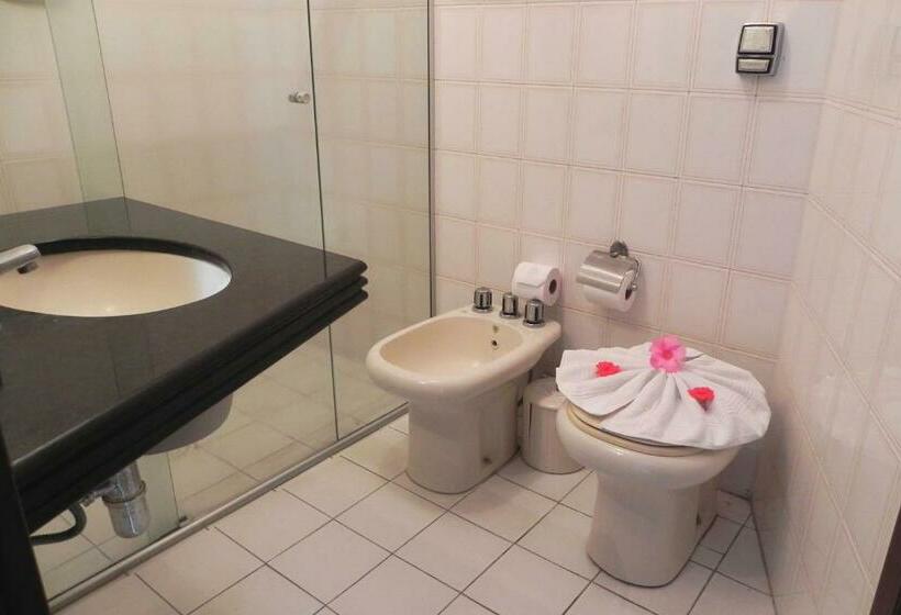 Трехместный Номер Deluxe, Columbus