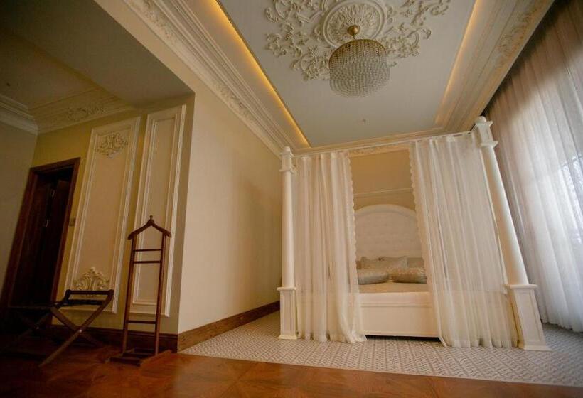 سوئیت با تخت بزرگ, Babillon Hotel Spa & Restaurant