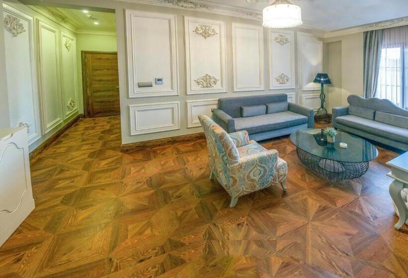 سوئیت با تخت بزرگ, Babillon Hotel Spa & Restaurant
