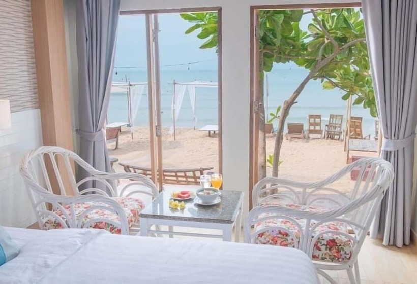 اتاق سوپریور با چشم‌انداز دریا و بالکن, Maldives Beach Resort
