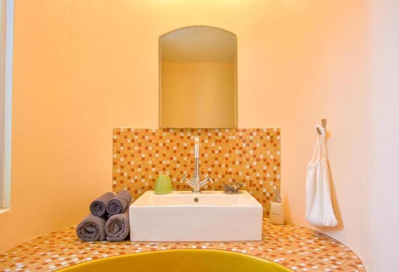 Бунгало Стандарт, Le Divine Comedie Beach Resort