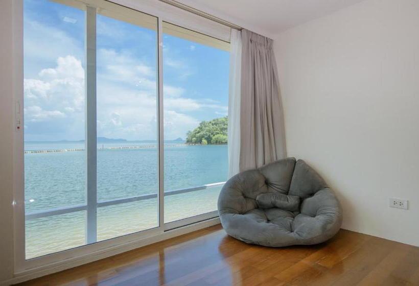 اتاق لوکس با چشم‌انداز دریا, Seashell Village Resort