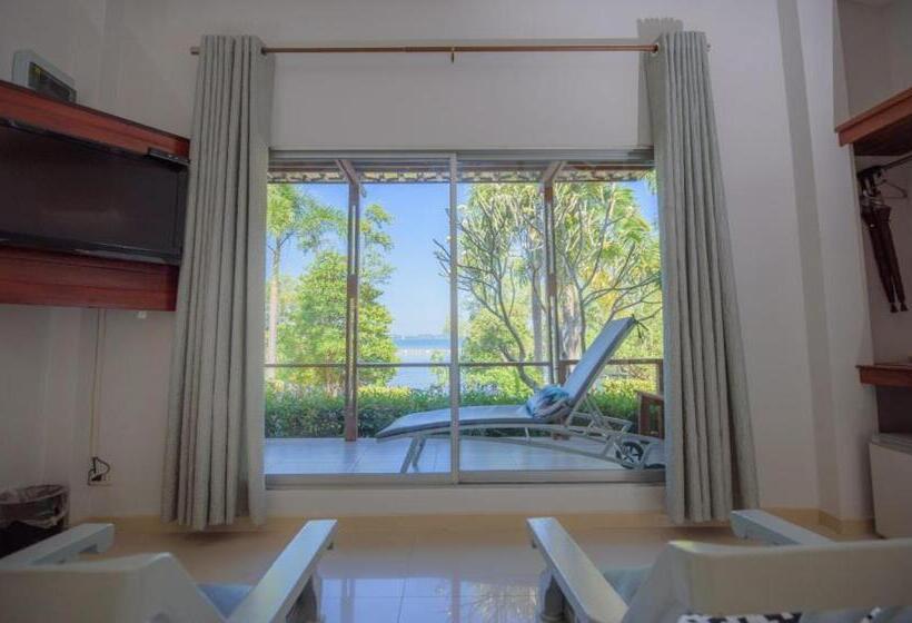 اتاق لوکس با چشم‌انداز دریا, Seashell Village Resort