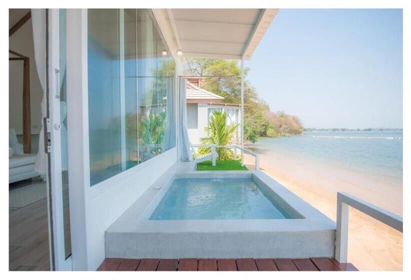 سوییت با چشم‌انداز دریا, Seashell Village Resort