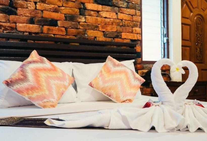 Бунгало Deluxe, Adang Island Resort