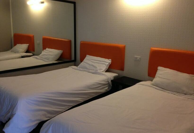 标准间, Natpob Sleep Station Motel