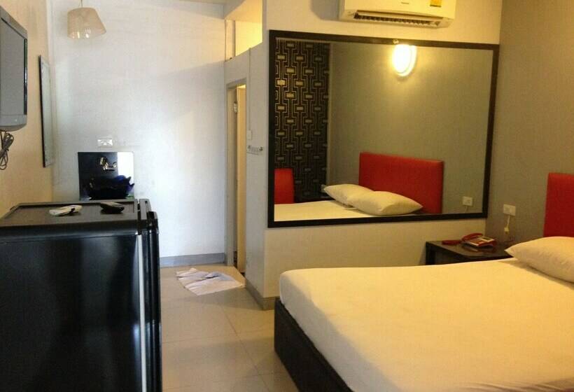 标准间, Natpob Sleep Station Motel