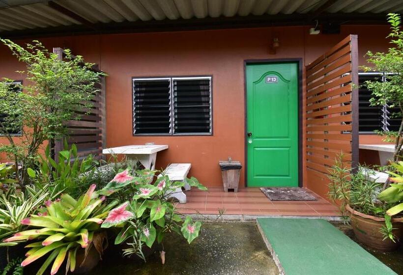 اتاق استاندارد چهار تخته, Mukda Guesthouse