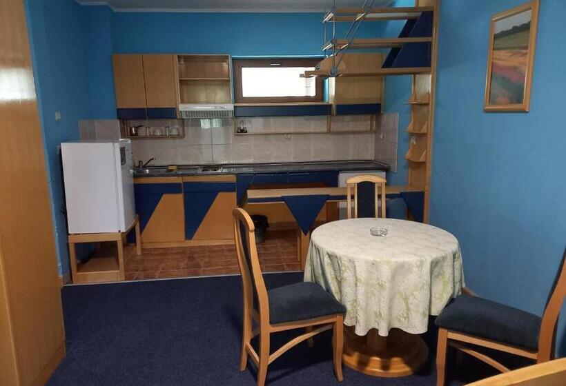 غرفة كومفورت ثلاثية, Garni Hotel Lupus