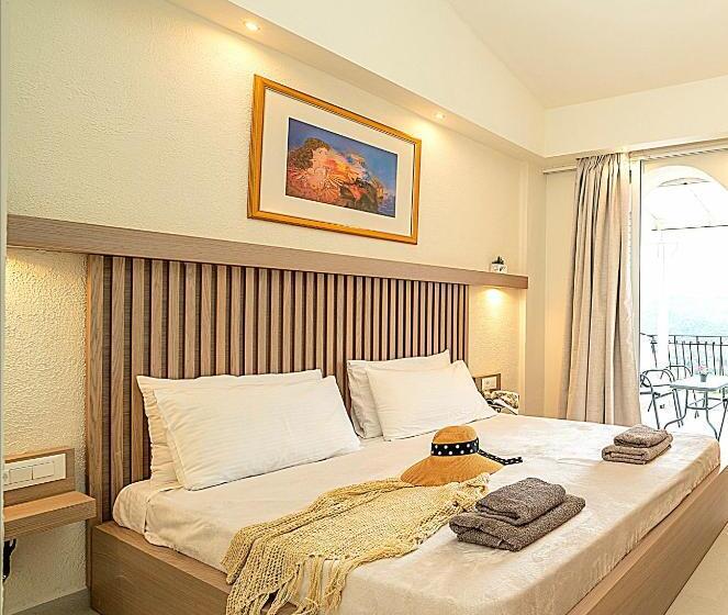 스탠다드 스튜디오 풀장 전망, The L Suites & Apartments