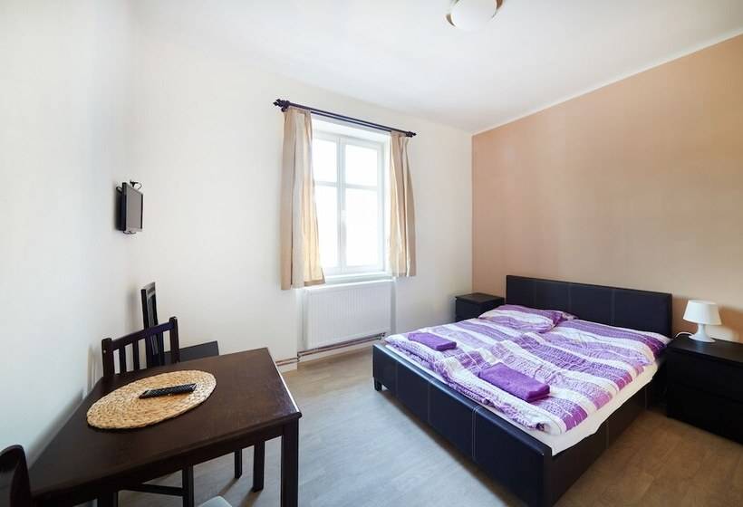 Студия Стандарт, Hostel Foster