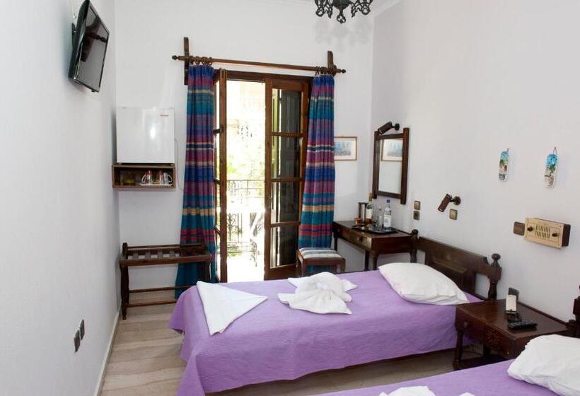 Economy Triple Room, Pegasus