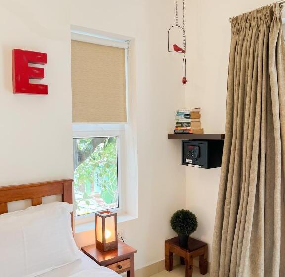 带泳池景观及2个卧室的公寓, Rainforest Enclave, Arpora   10 Mins To Baga Beach