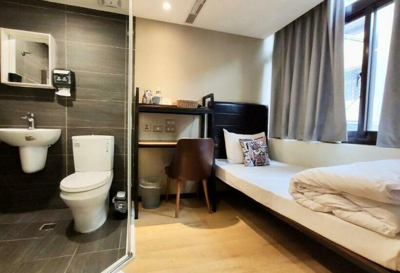 اتاق استاندارد یک نفره, Just Live Inn  Keelung
