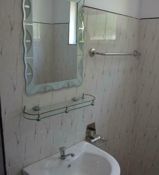 اتاق لوکس سه تخته, Sunny Lanka Guest House
