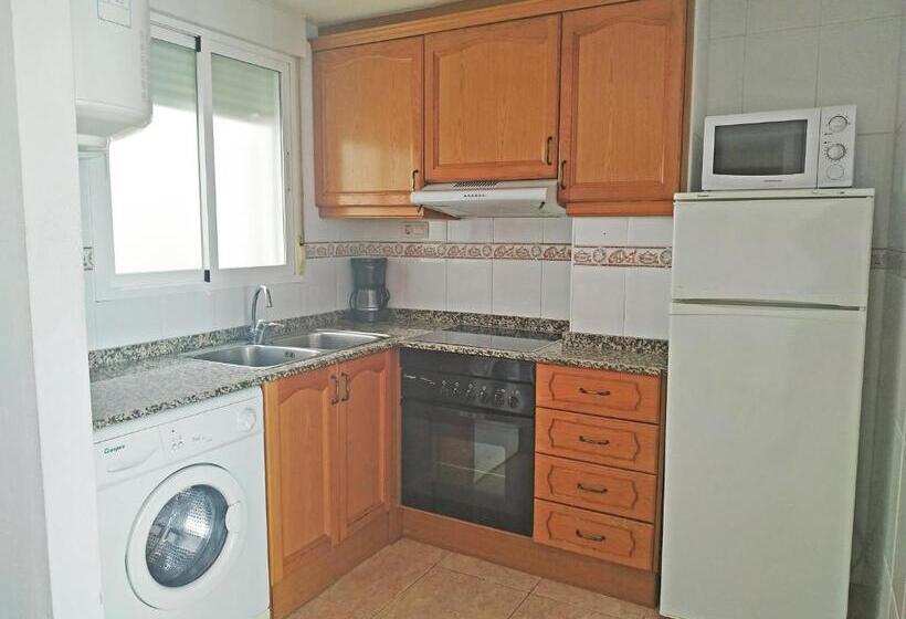 ３ベッドルームアパートメント, Apartamentos Estacion Oropesa 3000