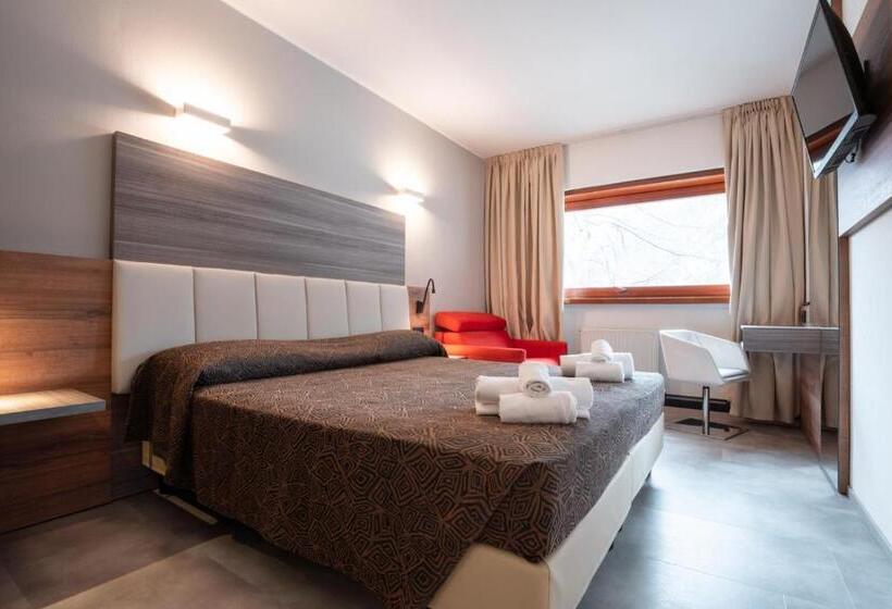 اتاق سوپریور سه تخته, Ciclamino