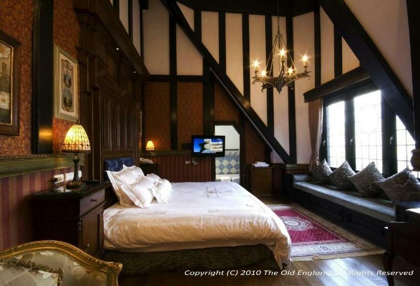 اتاق لوکس, The Old England Manor
