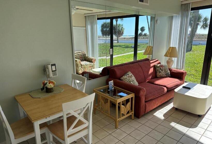 آپارتمان 1 خوابه با چشم‌انداز دریا, Treasure Island Beach Club 727 360 7096