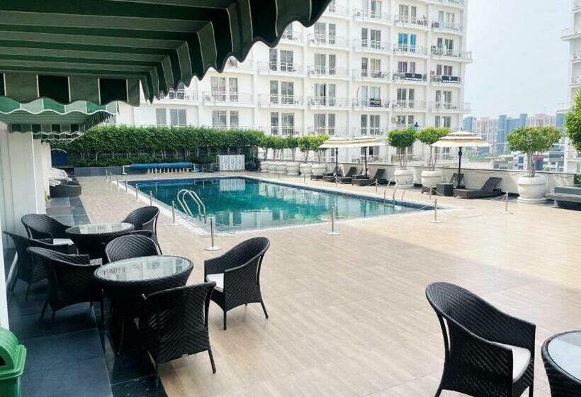 استودیو استاندارد با بالکن, The Grace Residency   Gomtinagar, Lucknow