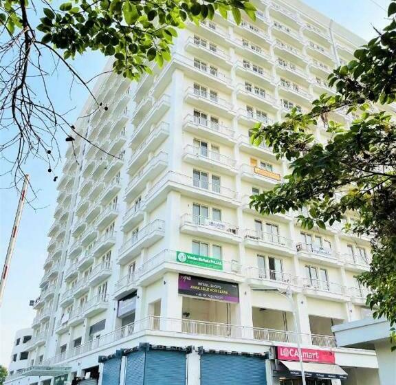 استودیو استاندارد با بالکن, The Grace Residency   Gomtinagar, Lucknow