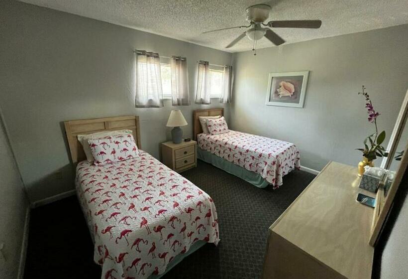스탠다드 룸 공동 욕실, Surfside Suites