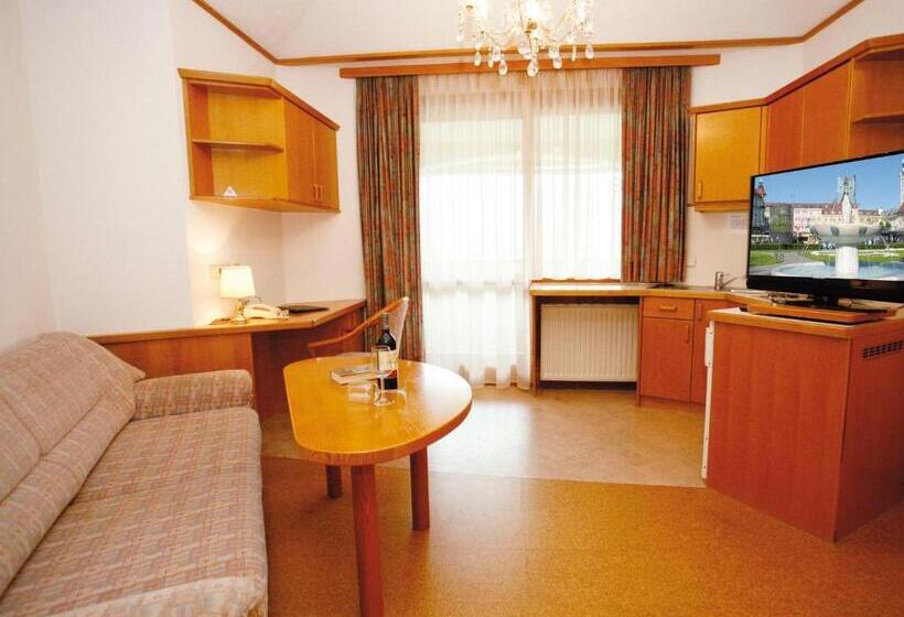 1 Bedroom Apartment Lake View, Gabriel