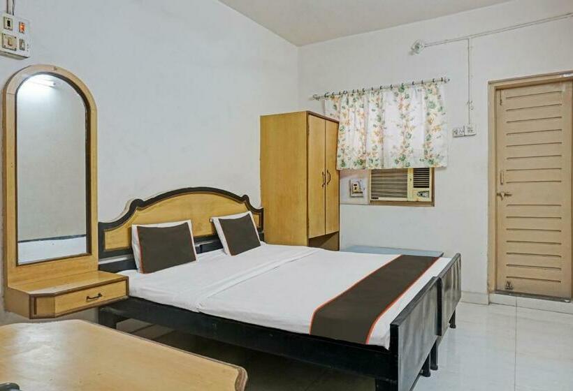 Номер Стандарт, Thakkar Lodge