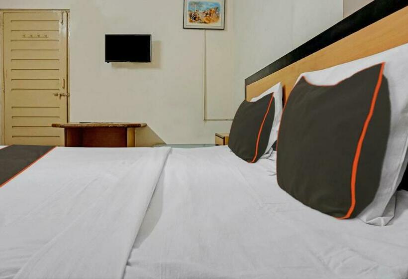 Номер Стандарт, Thakkar Lodge