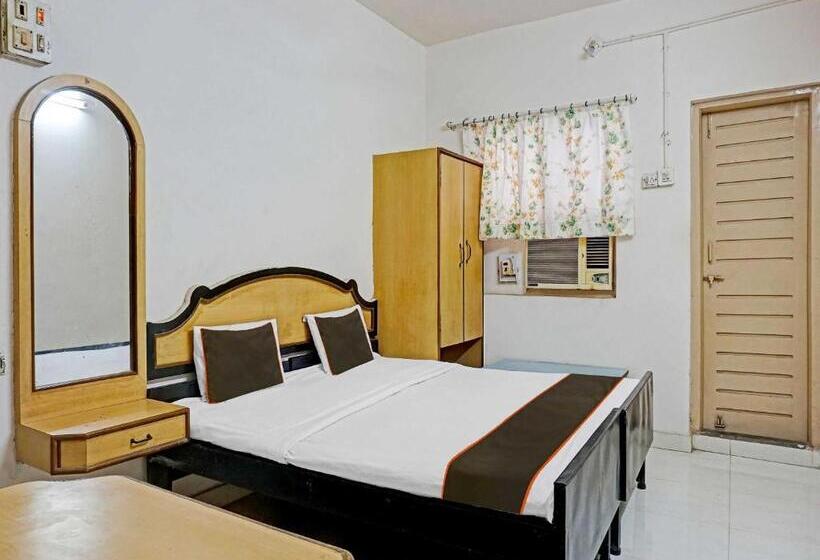 Номер Стандарт, Thakkar Lodge