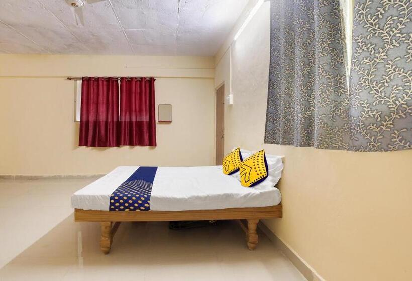 Трехместный Номер Классика, Spot On Hotel Shubham