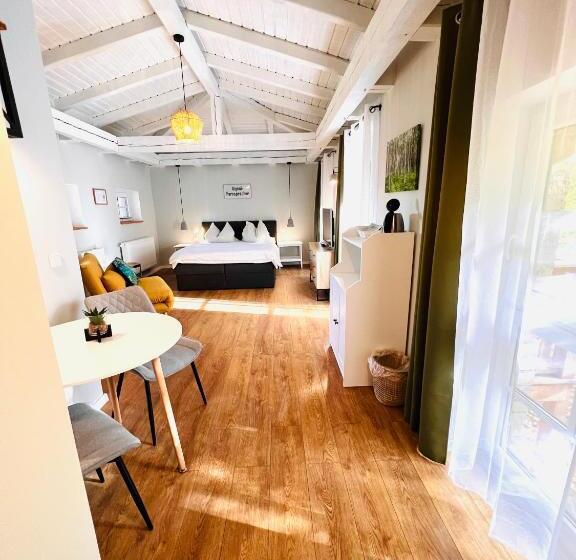 Номер Стандарт с Балконом, Pension Und Appartements Alter Fehrbelliner Bahnhof