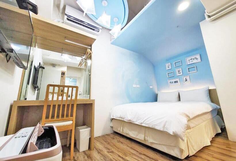 اتاق سوپریور, Paper Plane Hostel