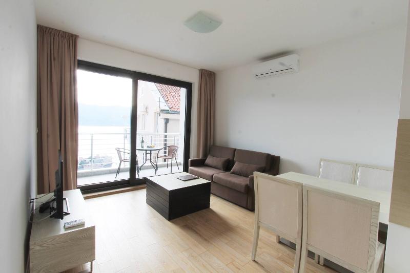 آپارتمان 1 خوابه با بالکن و چشم‌انداز دریا, Apartments Aqua