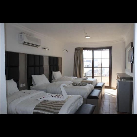 اتاق سه نفره دلوکس با چشم‌انداز دریا, Ahla Tlah Seaview