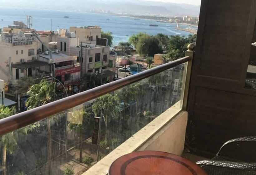 اتاق لوکس چهار تخته, Ahla Tlah Seaview