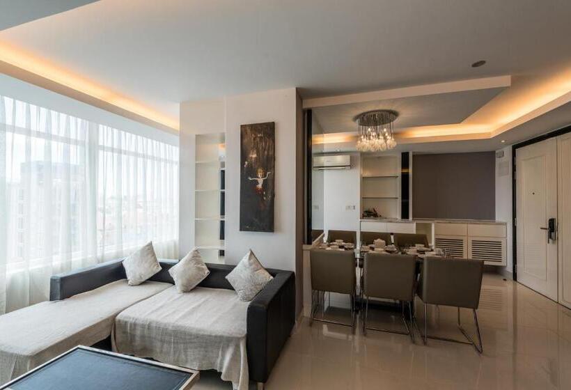 Апартаменты 3 Спальни, Naki Suites @ Silvertown