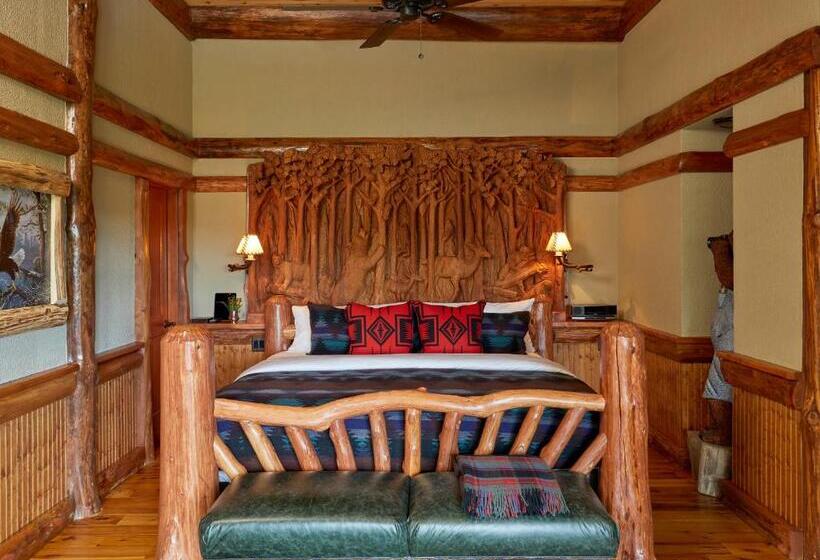 Люкс с Балконом, The Chatwal Lodge    In The Unbound Collection By Hyatt