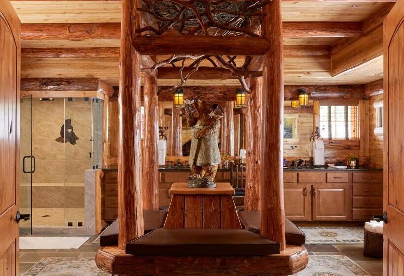Дом 4 Спальни, The Chatwal Lodge    In The Unbound Collection By Hyatt