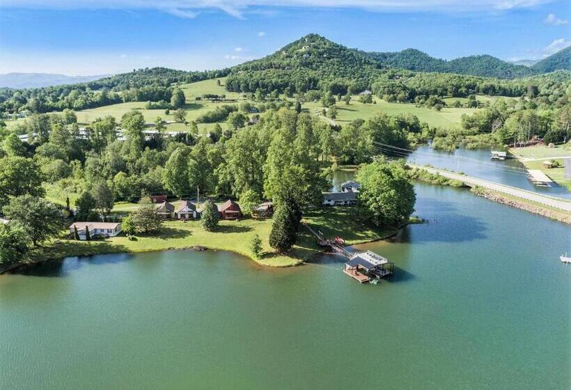 디럭스 스위트 킹 침대, Tranquille Resort