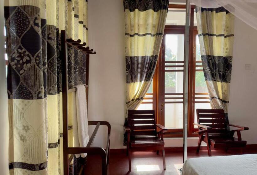 Standard room with outdoor bath, Bluewave Inn   Weligama