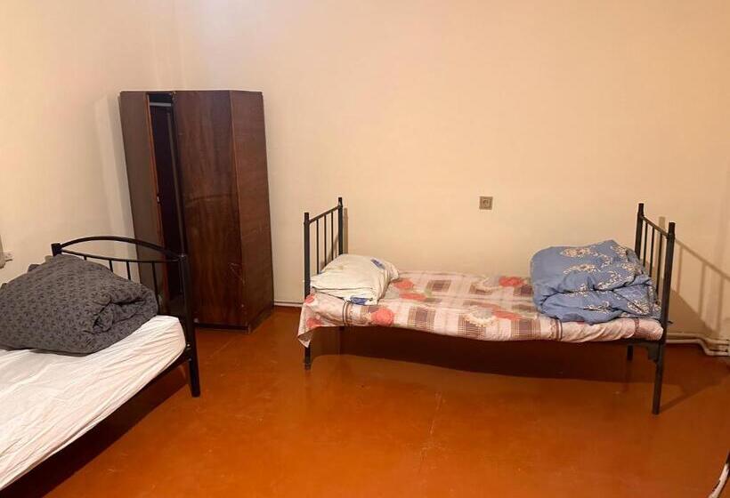 标准间, Sovet Hostel