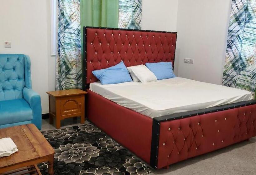 Номер Стандарт, Maneno House